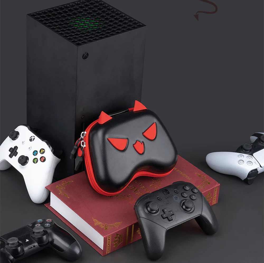 GeekShare "Devil" carrying case for gaming controllers